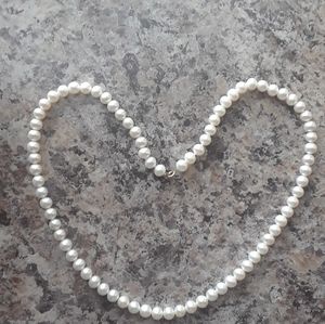 *SOLD* White Pearl Necklace